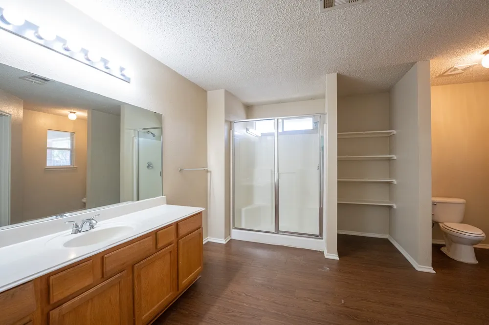 183 Rolling Court Lancaster, TX 75146