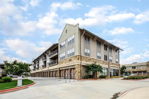 2500 King Arthur Boulevard #301