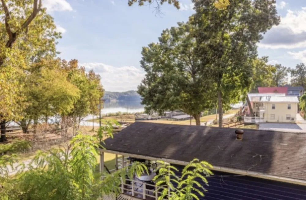 44 Camp Ln Waverly, TN 37185