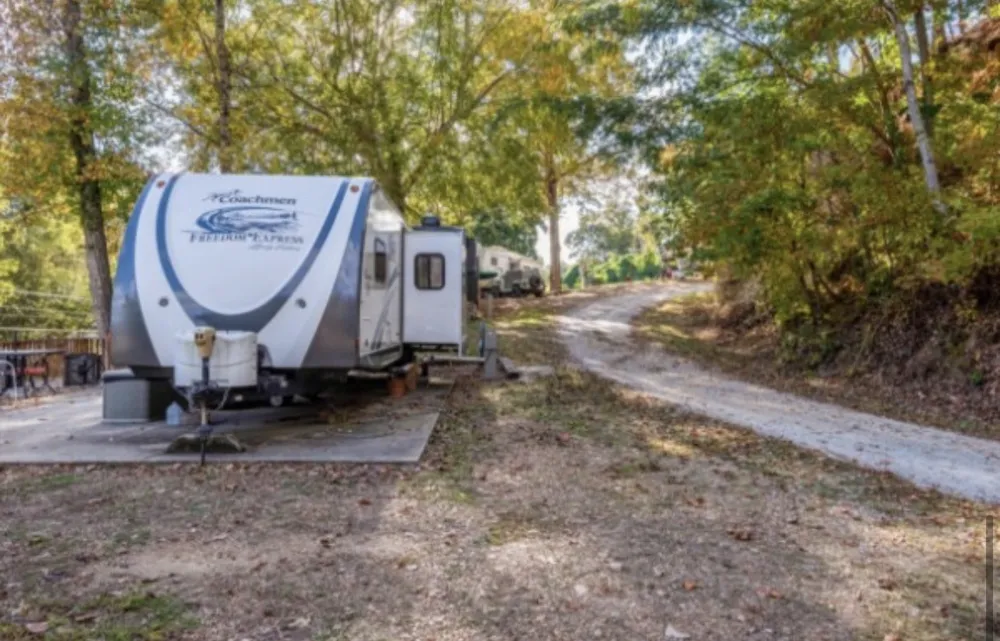 44 Camp Ln Waverly, TN 37185