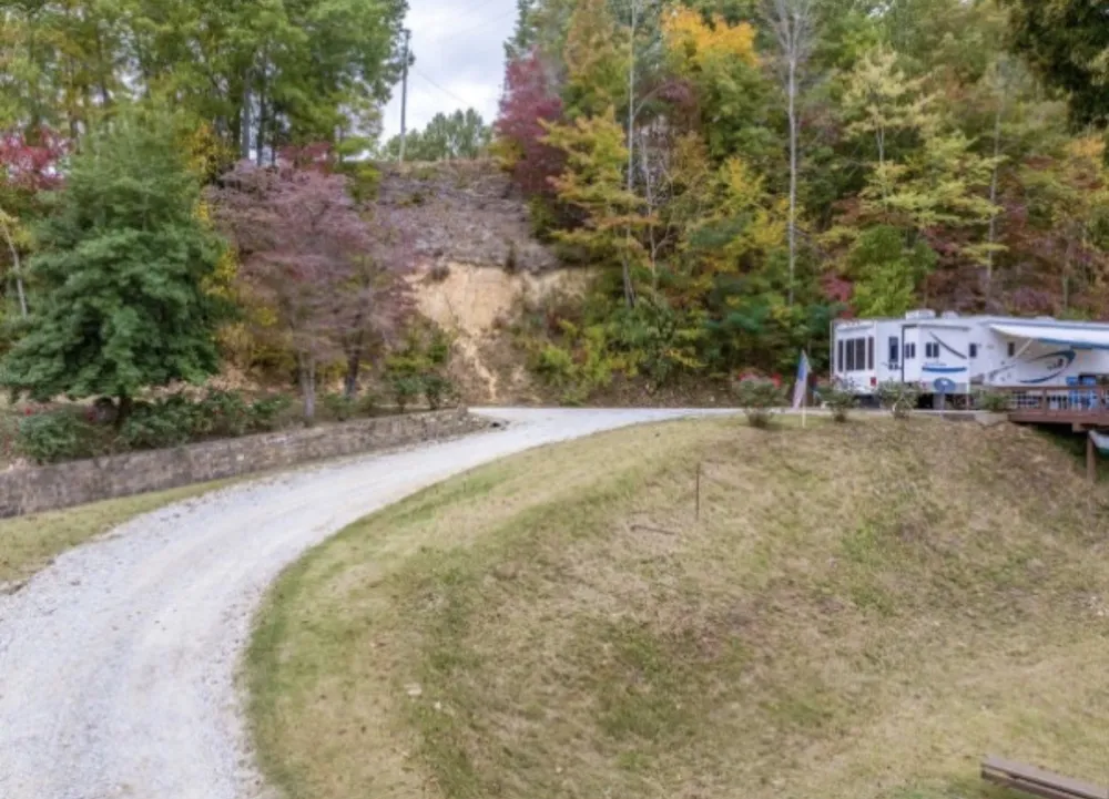 44 Camp Ln Waverly, TN 37185