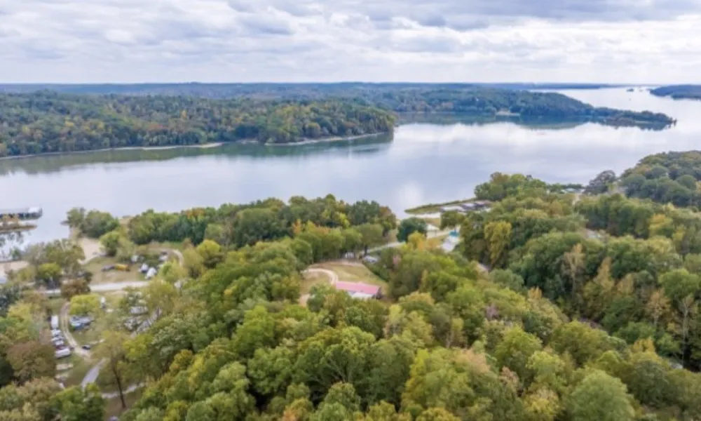 44 Camp Ln Waverly, TN 37185