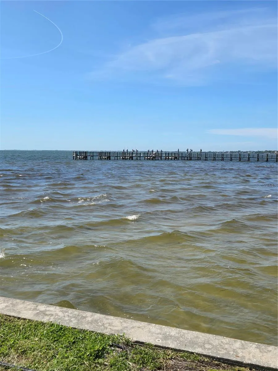 337 SHORE DRIVE Sarasota, FL 34234