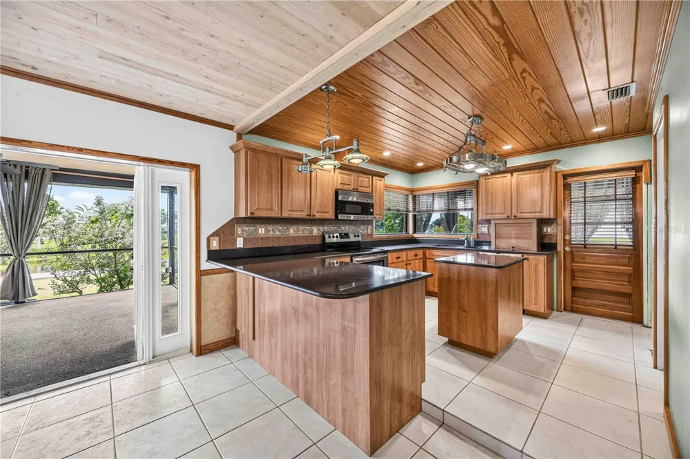 166 MARK TWAIN LANE Rotonda West, FL 33947