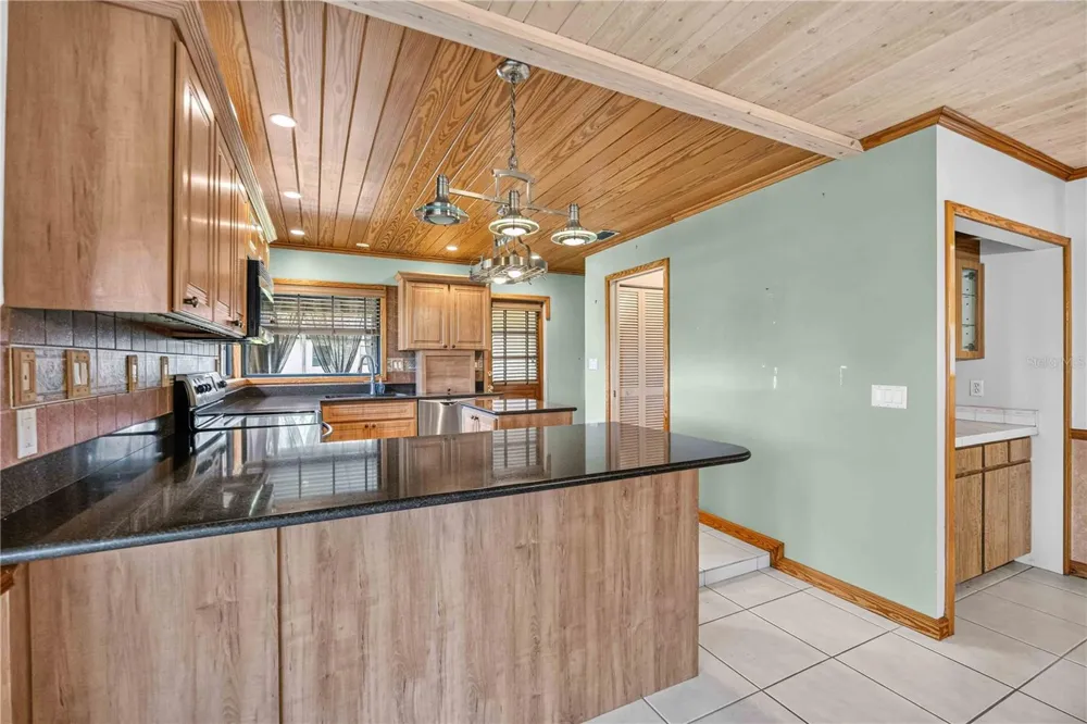 166 MARK TWAIN LANE Rotonda West, FL 33947
