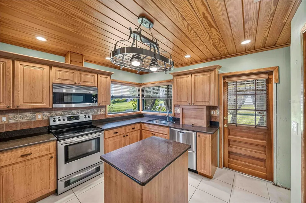 166 MARK TWAIN LANE Rotonda West, FL 33947