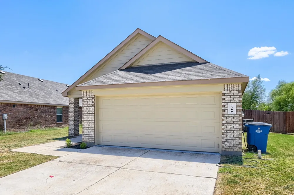 1309 Fantail Lane Ennis, TX 75119