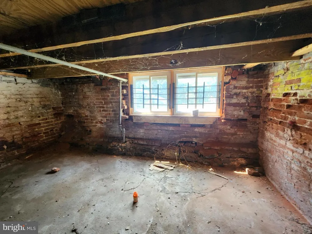 2660 PRESBURY STREET Baltimore, MD 21216