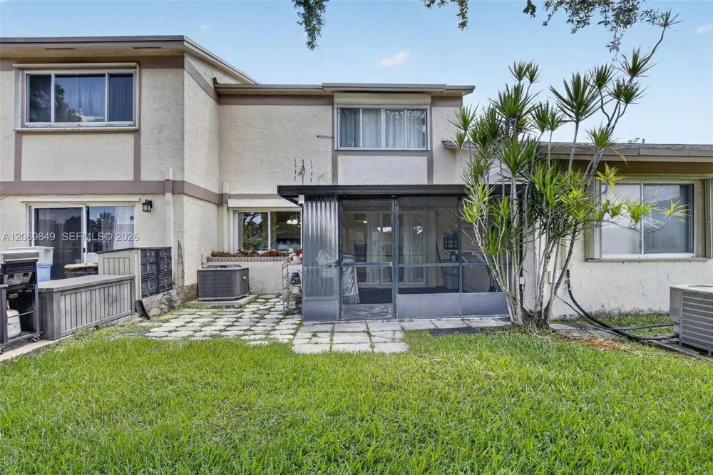 10725 NW 30th Pl #4 Sunrise, FL 33322