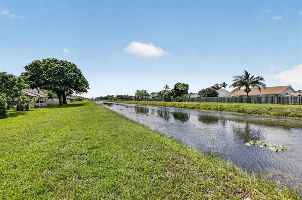 10725 NW 30th Pl #4 Sunrise, FL 33322