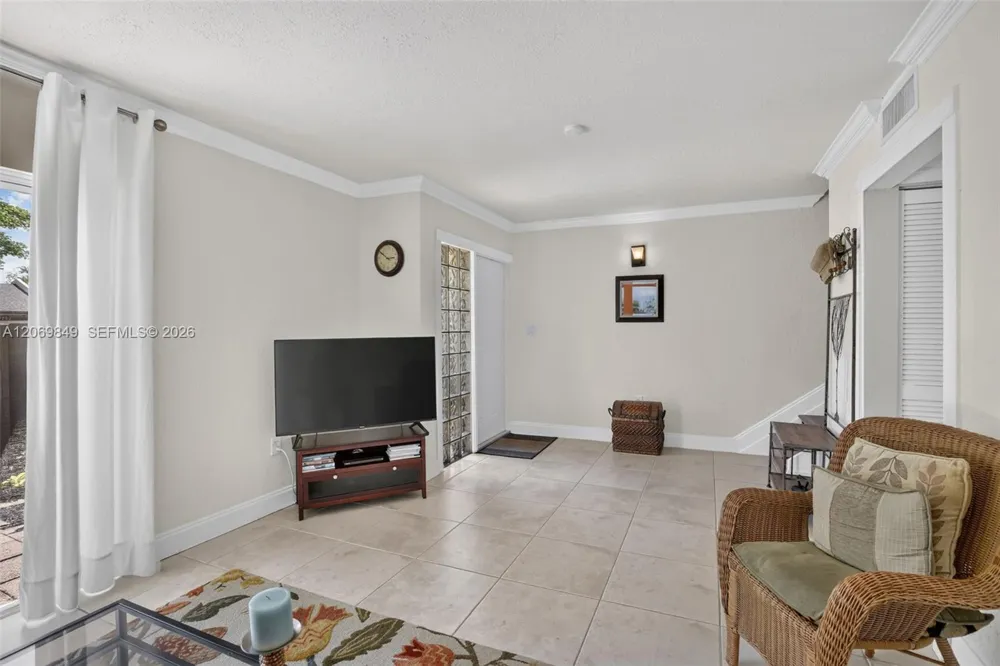 10725 NW 30th Pl #4 Sunrise, FL 33322