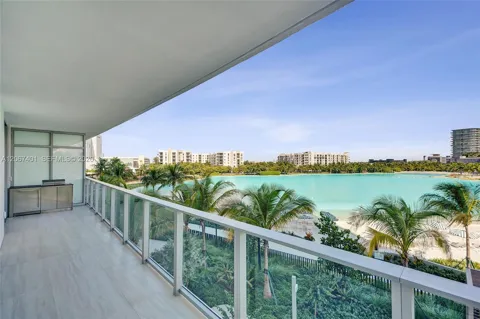 2411 Laguna Circle #208