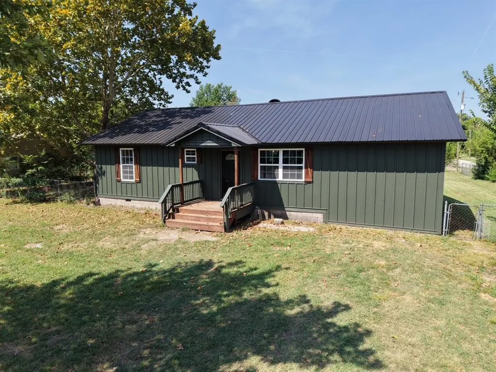 817 4th Street Okemah, OK 74859