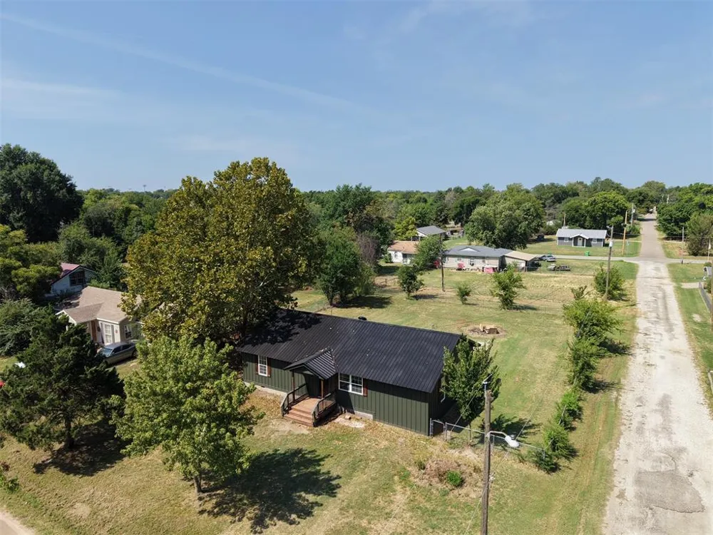 817 4th Street Okemah, OK 74859