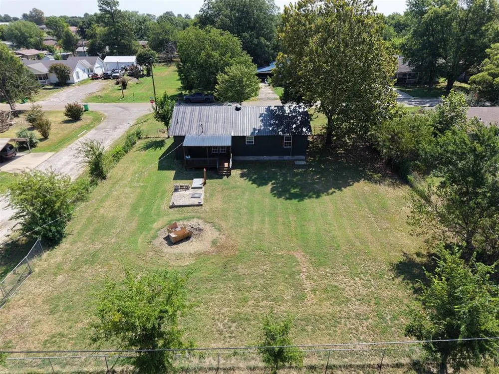 817 4th Street Okemah, OK 74859
