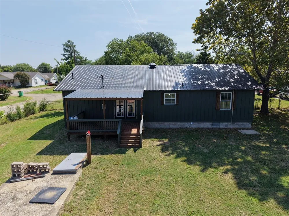 817 4th Street Okemah, OK 74859