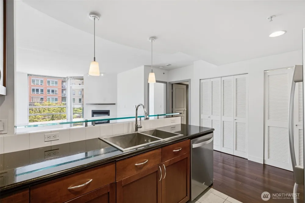 2929 1st Ave #418 Seattle, WA 98121