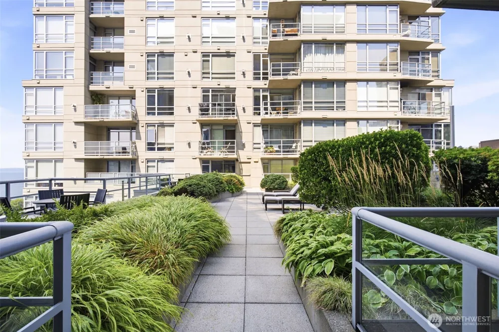 2929 1st Ave #418 Seattle, WA 98121