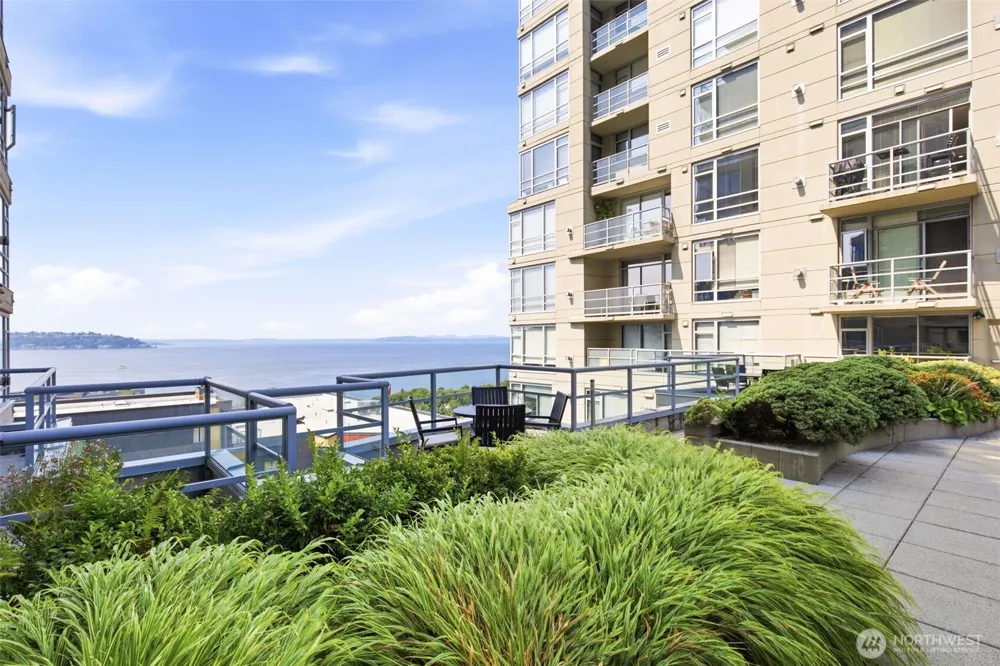2929 1st Ave #418 Seattle, WA 98121