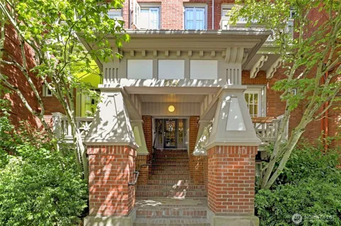 214 13th Avenue E #2