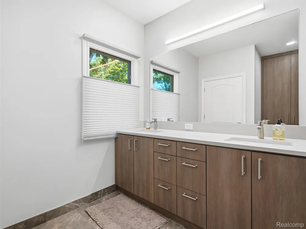 3962 Highcrest Drive Genoa Township, MI 48116