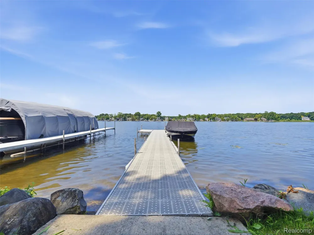 3962 Highcrest Drive Genoa Township, MI 48116