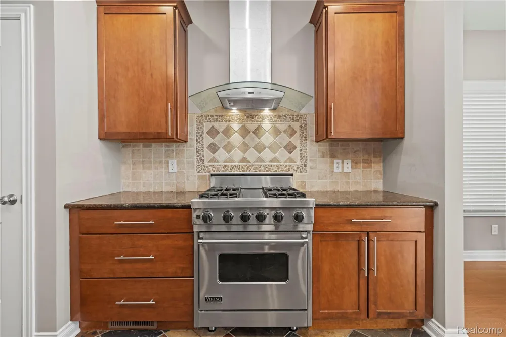 3962 Highcrest Drive Genoa Township, MI 48116