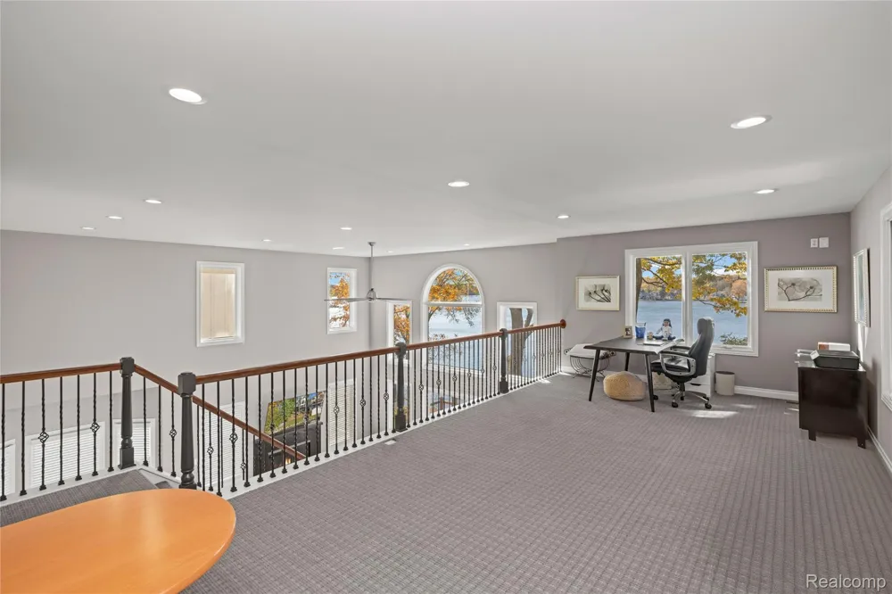 3962 Highcrest Drive Genoa Township, MI 48116