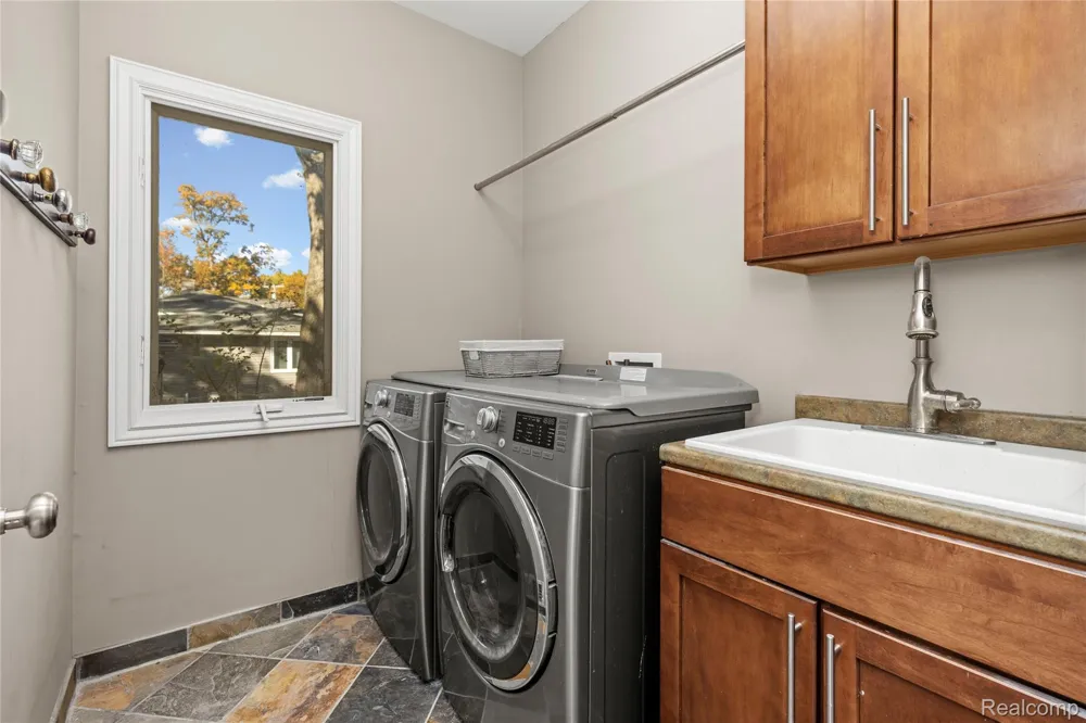 3962 Highcrest Drive Genoa Township, MI 48116