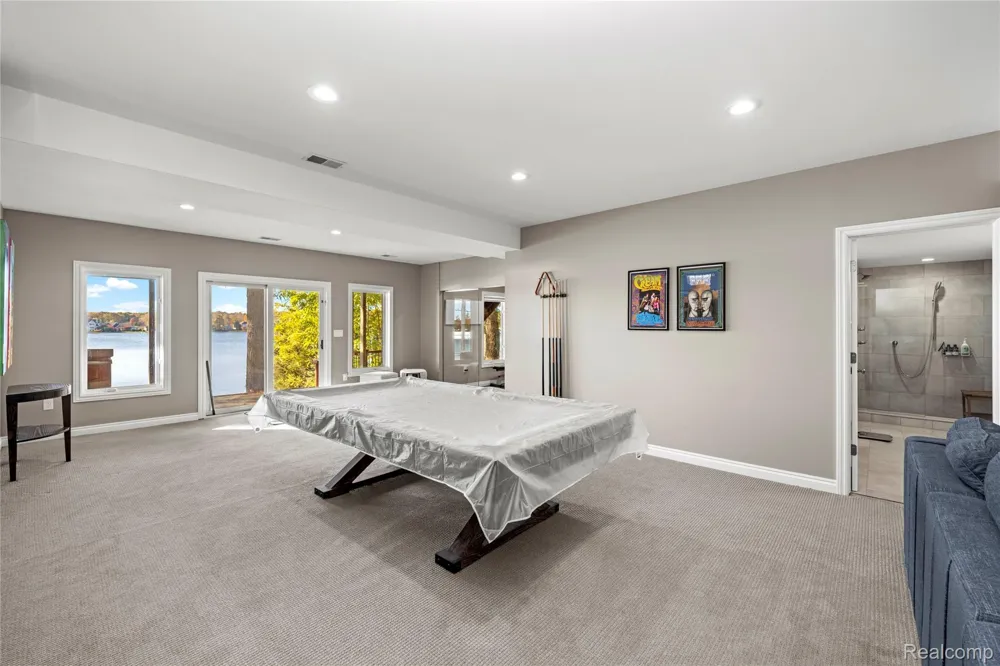 3962 Highcrest Drive Genoa Township, MI 48116
