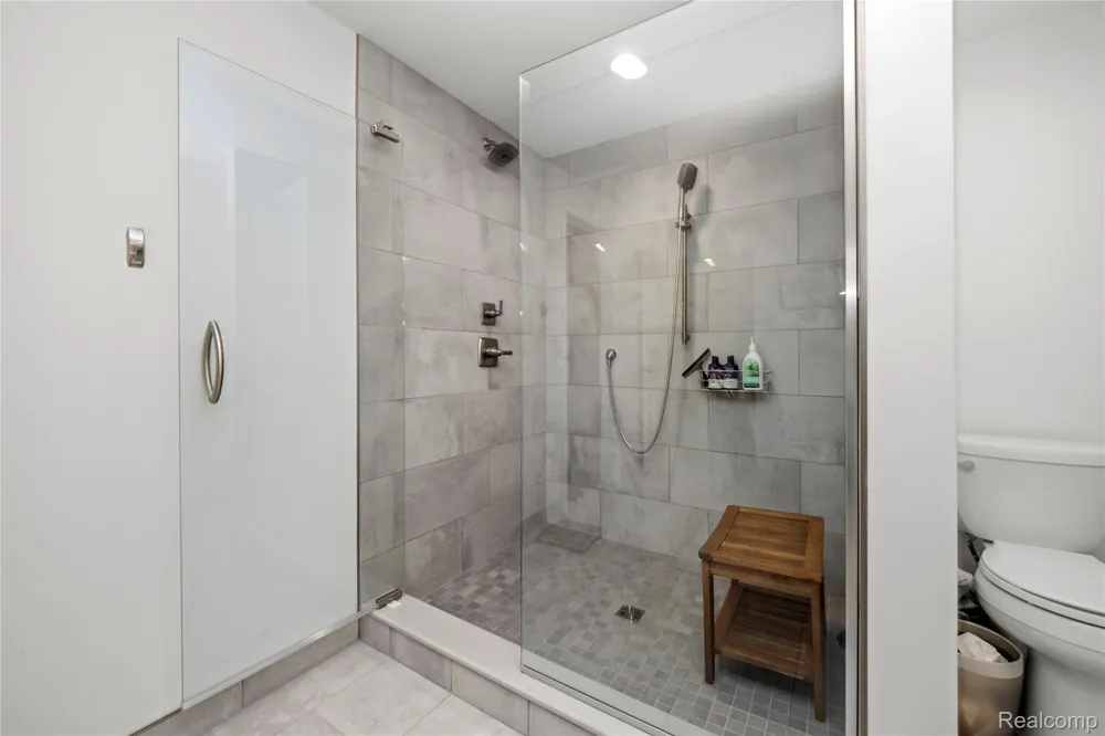 3962 Highcrest Drive Genoa Township, MI 48116