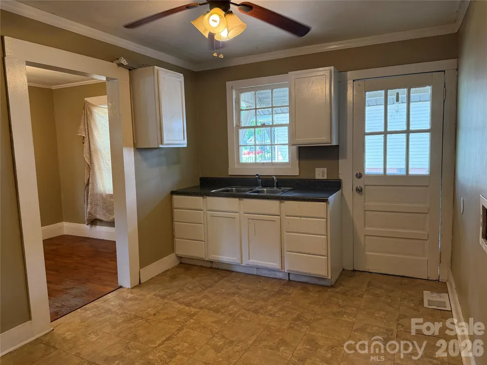 610 E 4th Avenue Gastonia, NC 28054