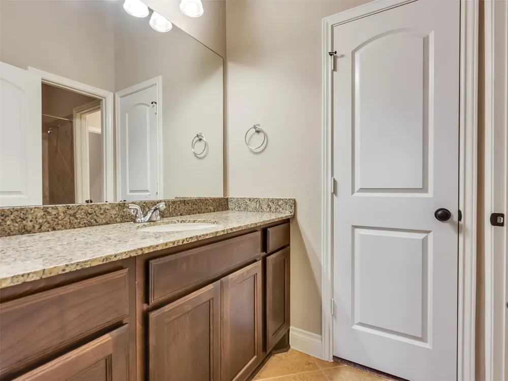 4131 Creekmont Drive Fresno, TX 77545