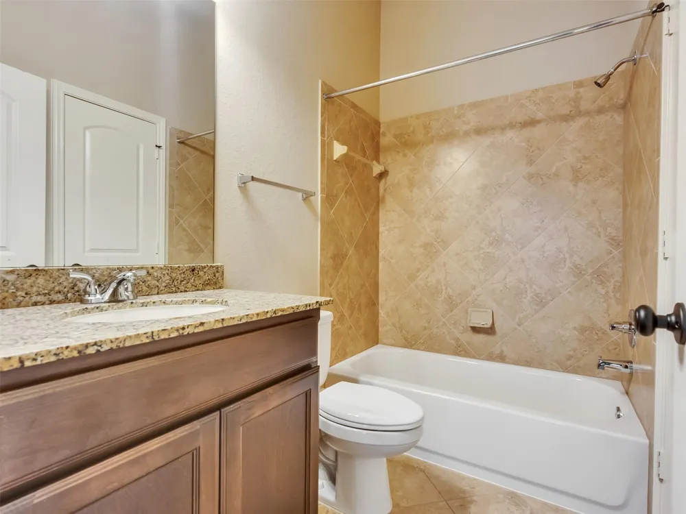 4131 Creekmont Drive Fresno, TX 77545