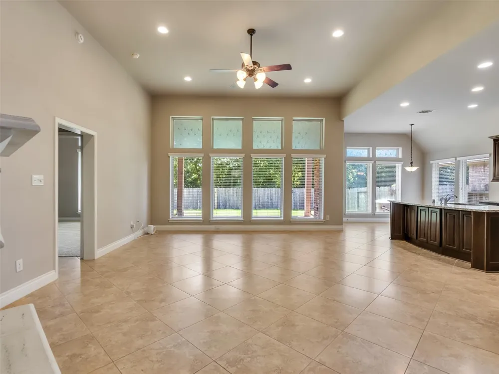 4131 Creekmont Drive Fresno, TX 77545