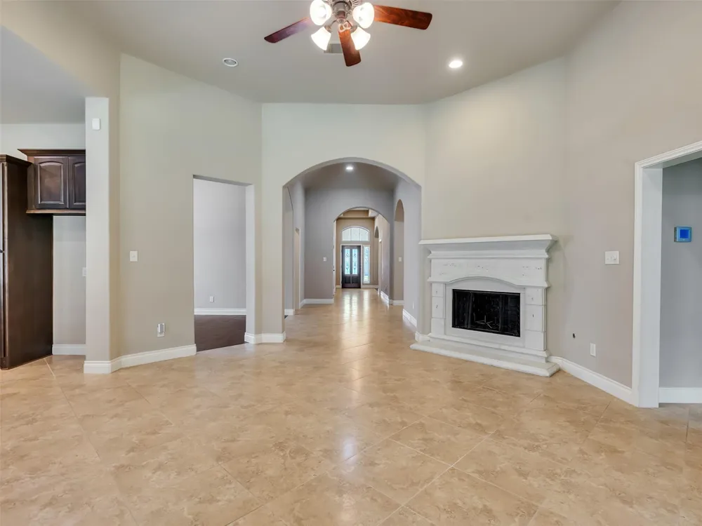 4131 Creekmont Drive Fresno, TX 77545