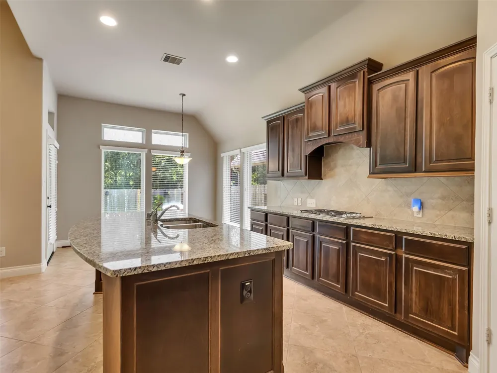 4131 Creekmont Drive Fresno, TX 77545