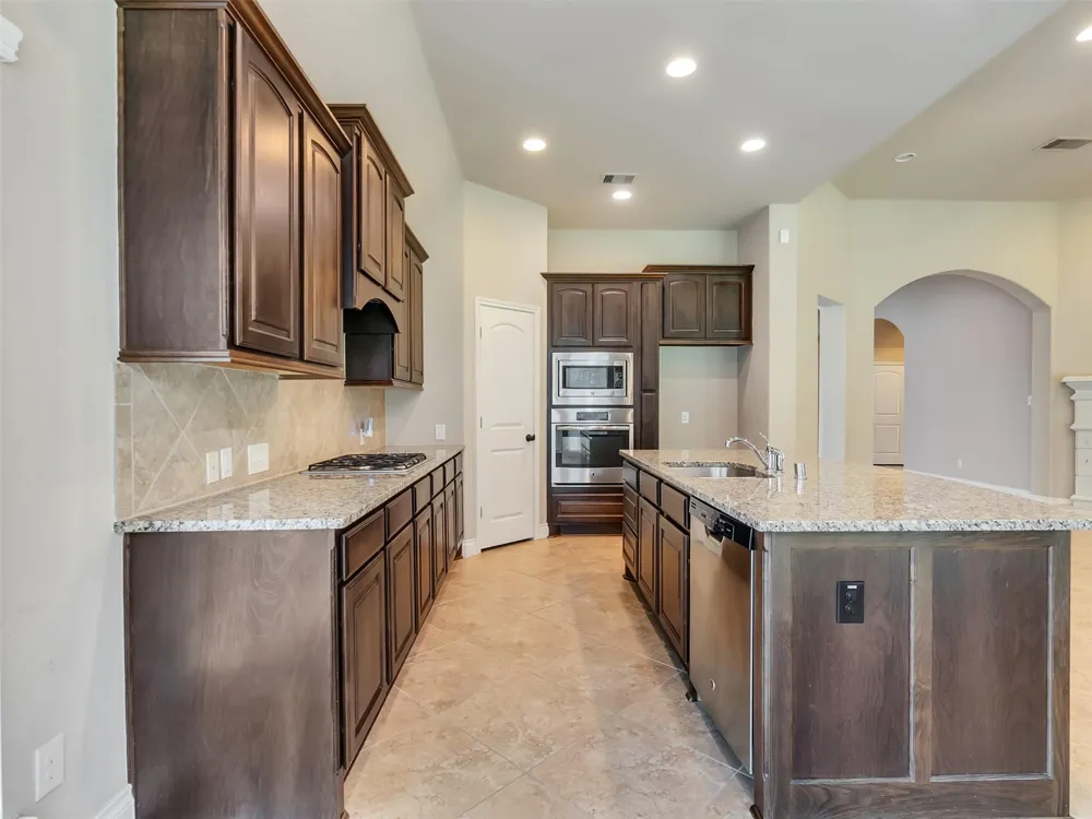 4131 Creekmont Drive Fresno, TX 77545