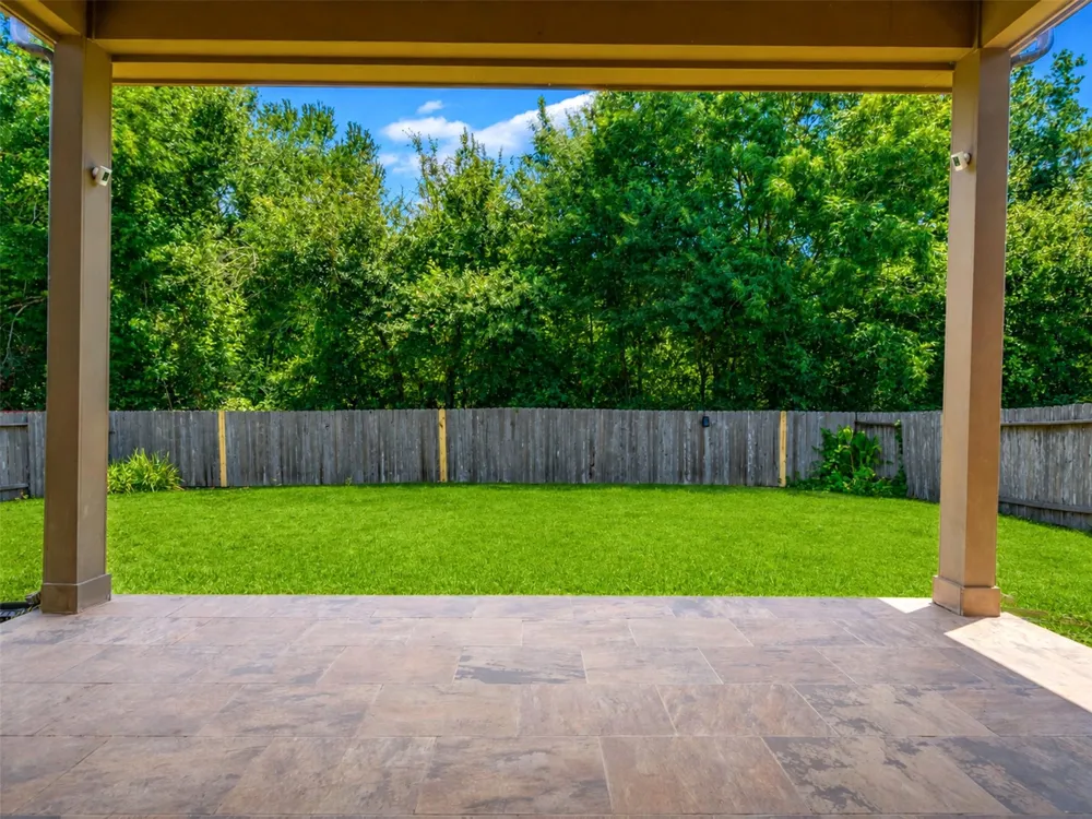 4131 Creekmont Drive Fresno, TX 77545