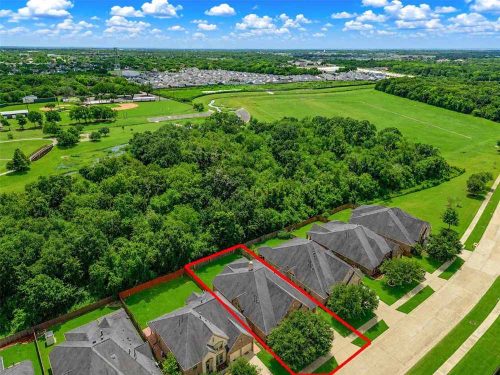 4131 Creekmont Drive Fresno, TX 77545
