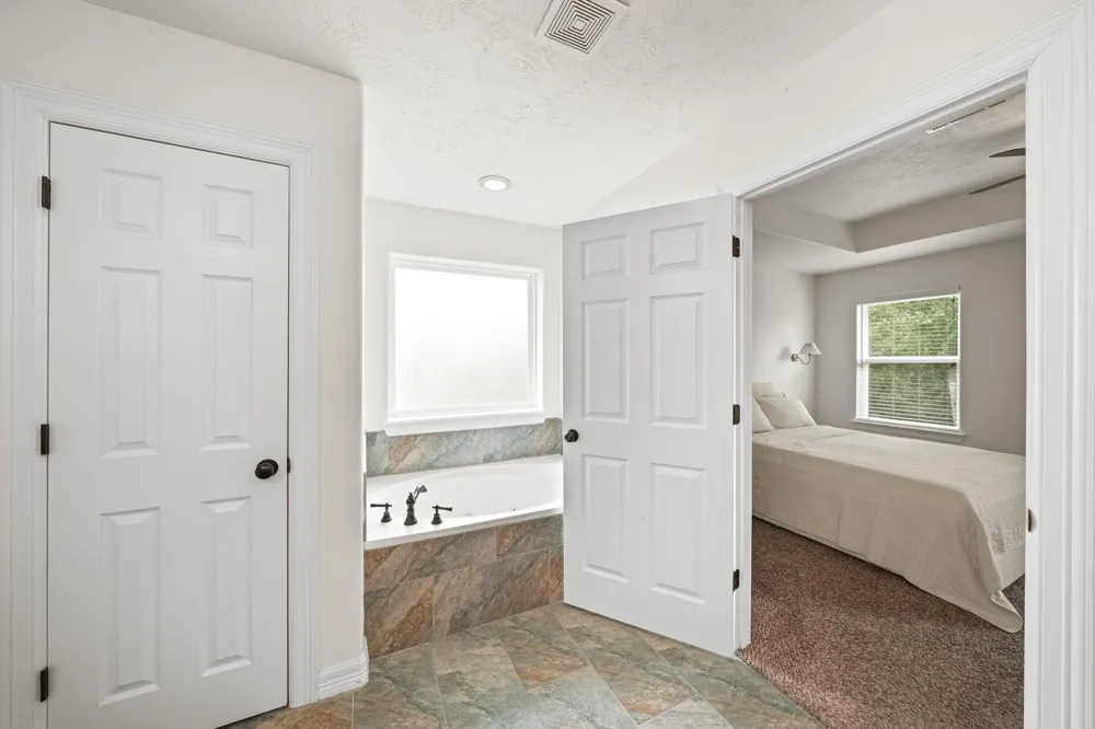 6101 Fox Ridge Drive Angleton, TX 77515