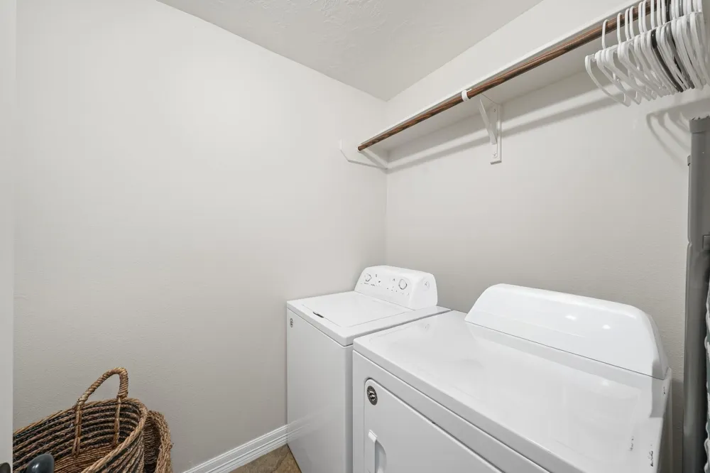 6101 Fox Ridge Drive Angleton, TX 77515