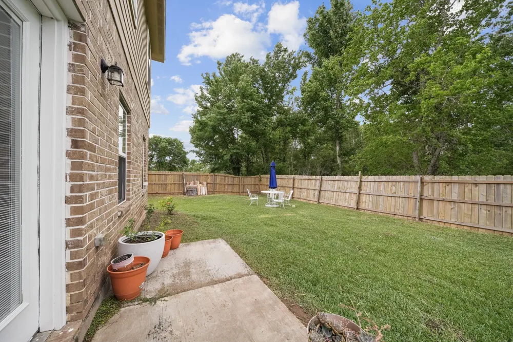 6101 Fox Ridge Drive Angleton, TX 77515