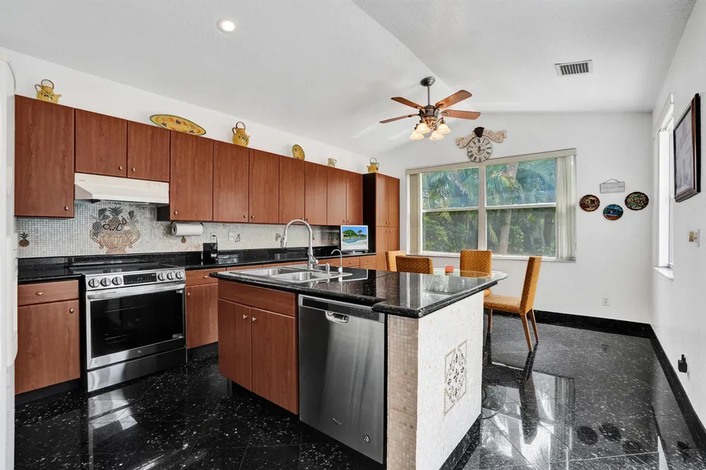3274 NW 22ND AVENUE Oakland Park, FL 33309