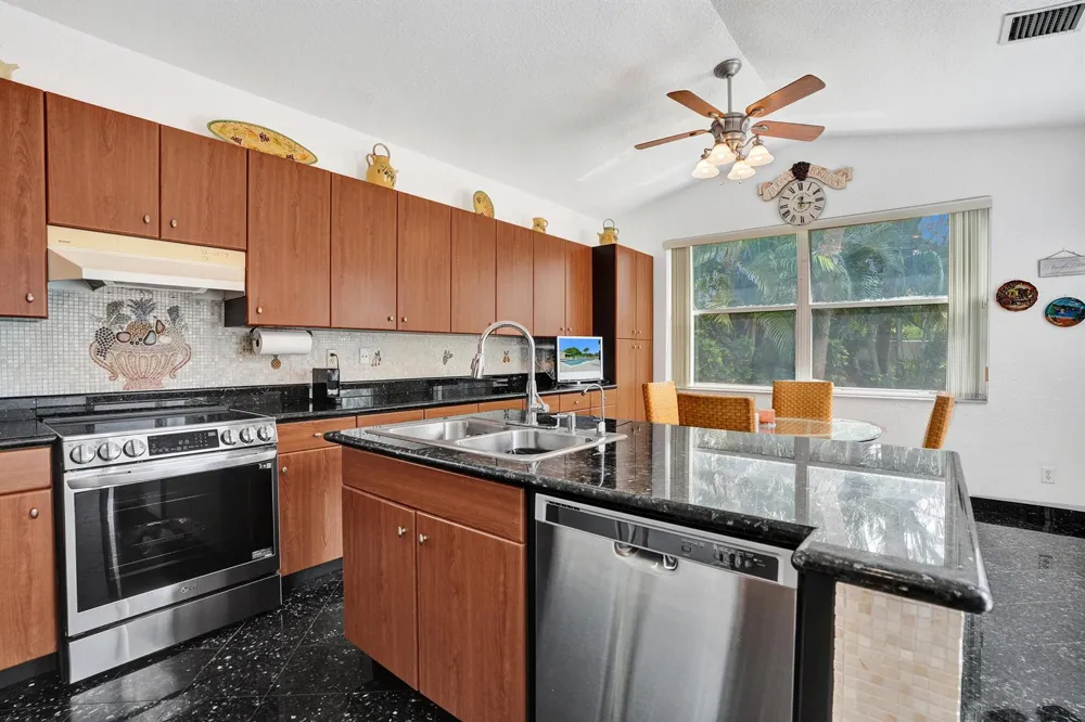 3274 NW 22ND AVENUE Oakland Park, FL 33309