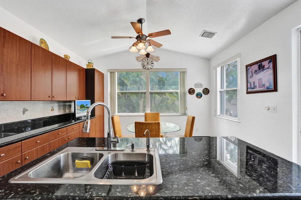 3274 NW 22ND AVENUE Oakland Park, FL 33309