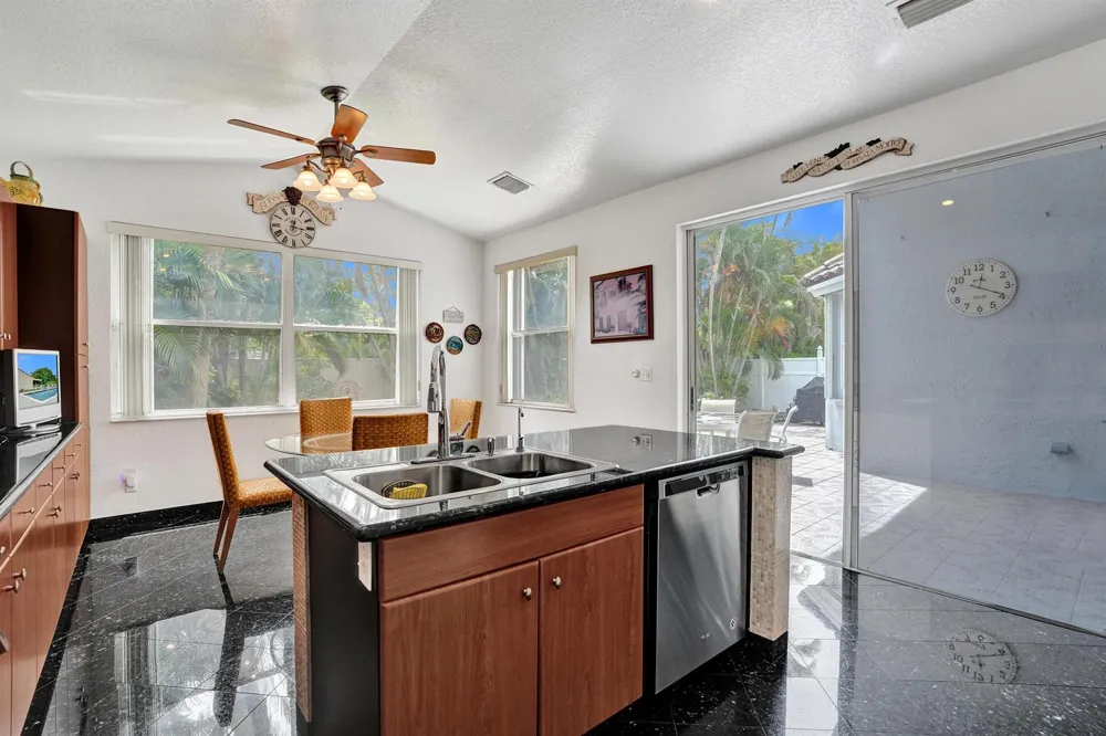 3274 NW 22ND AVENUE Oakland Park, FL 33309
