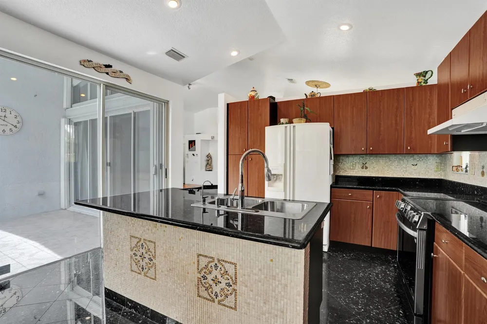 3274 NW 22ND AVENUE Oakland Park, FL 33309