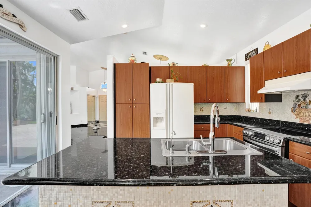 3274 NW 22ND AVENUE Oakland Park, FL 33309