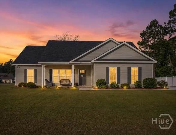 301 Tallulah Bend Ellabell, GA 31308